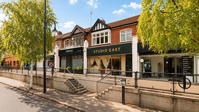 2 Bedroom Flat To Rent In Station Parade, High Street Wanstead, London, E11