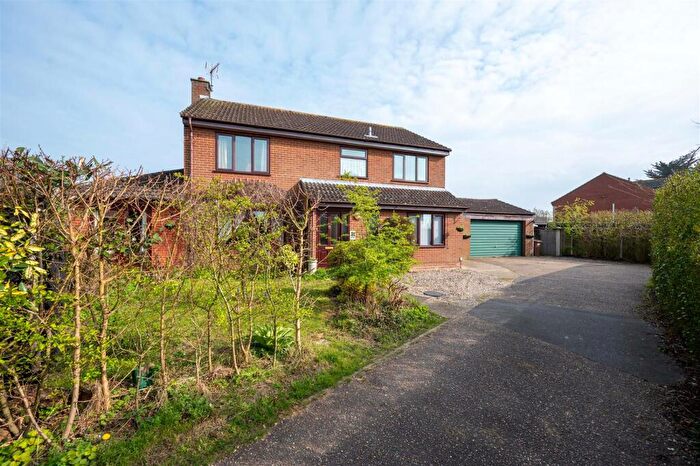 5 Bedroom Detached House For Sale In Fell Way, Bradwell, Great Yarmouth, NR31