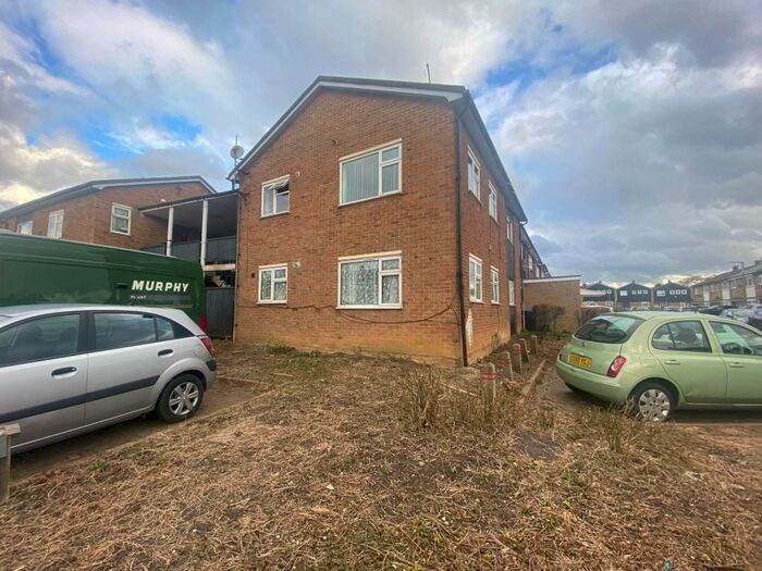 2 Bedroom Apartment To Rent In Rushes Mead, Harlow, CM18