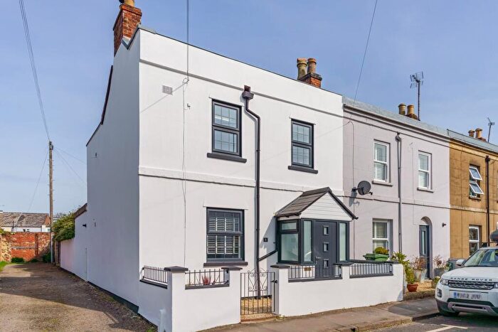 3 Bedroom End Of Terrace House For Sale In Hermitage Street, Leckhampton, Cheltenham, GL53