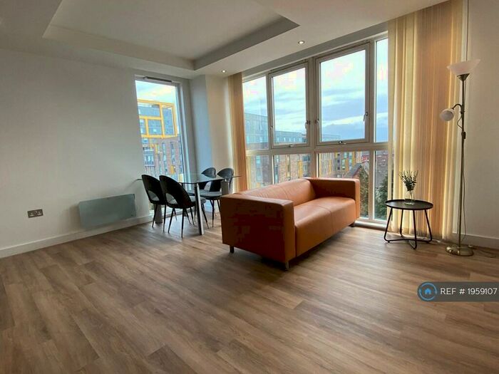 2 Bedroom Flat To Rent In Admiral House, Cardiff, CF24