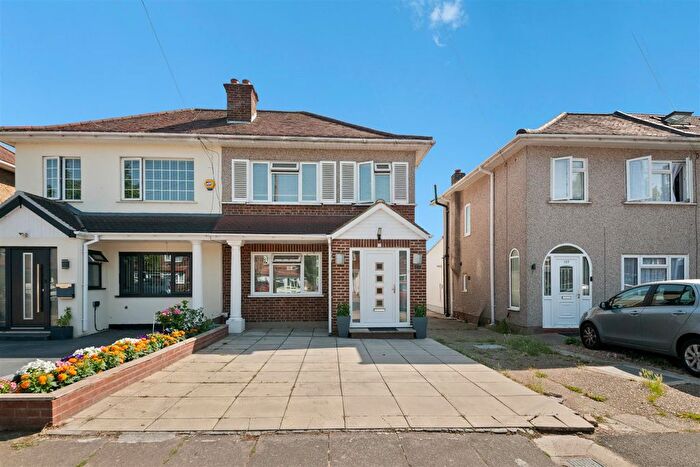 3 Bedroom Semi-Detached House For Sale In Kingshill Avenue, Northolt, UB5