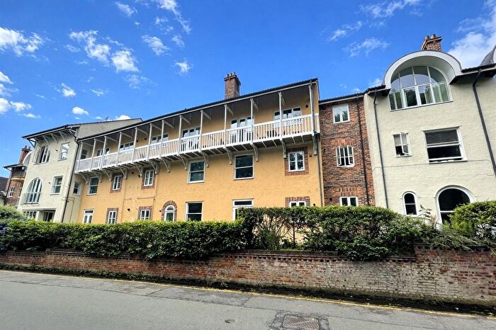 2 Bedroom Flat For Sale In Moorside, Knutsford, WA16