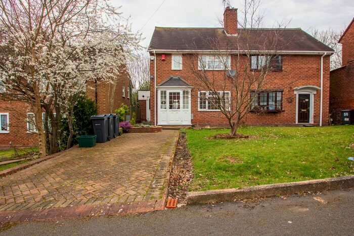 4 Bedroom Semi-Detached House To Rent In Kelfield Avenue, Birmingham, West Midlands, B17