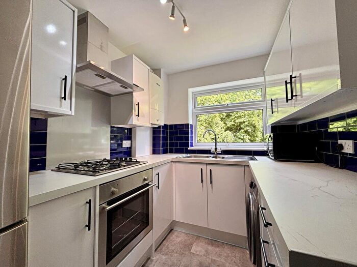 1 Bedroom Flat To Rent In Marlang Court, Albemarle Road, BR3