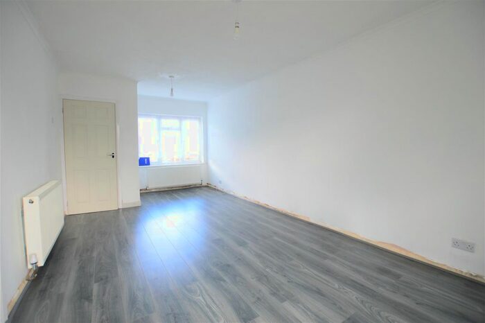 2 Bedroom Property To Rent In Aldborough Spur, Slough, SL1