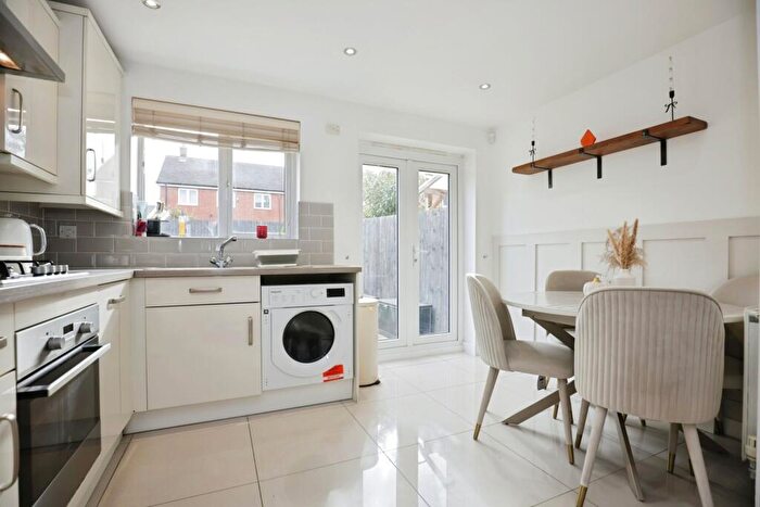 3 Bedroom Semi-Detached House For Sale In Lanchbury Avenue, Coventry, West Midlands, CV6