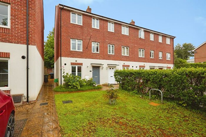 3 Bedroom End Of Terrace House For Sale In Wagstaff Way, Salisbury, SP2