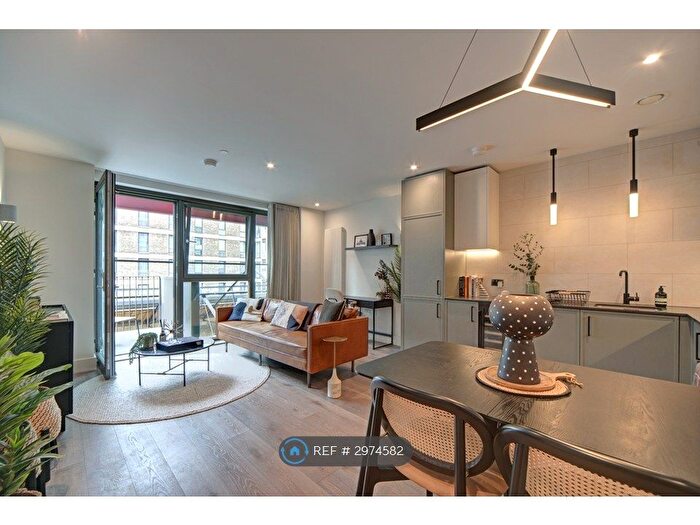 1 Bedroom Flat To Rent In Windsor Square, London, SE18