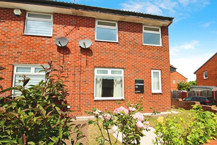 3 Bedroom Semi-Detached House To Rent In Cranmore Garth, Leeds, LS10