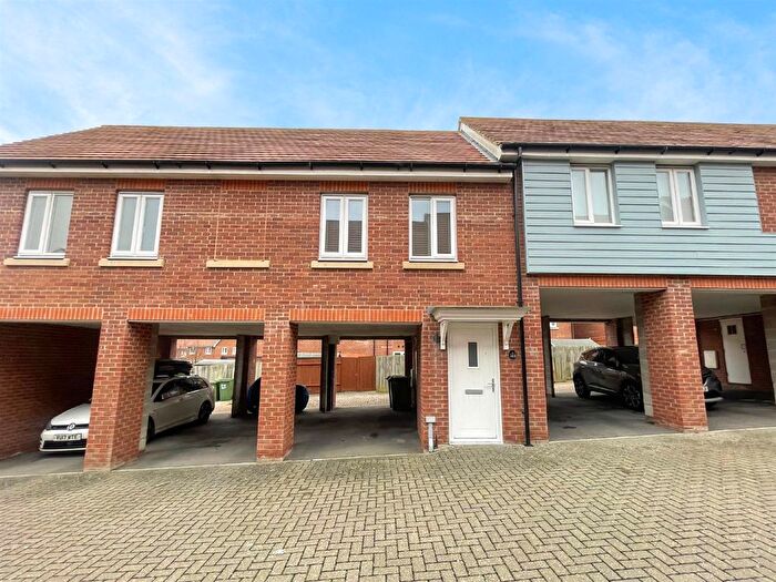 2 Bedroom Property To Rent In Weavers Close, Eastbourne, BN21