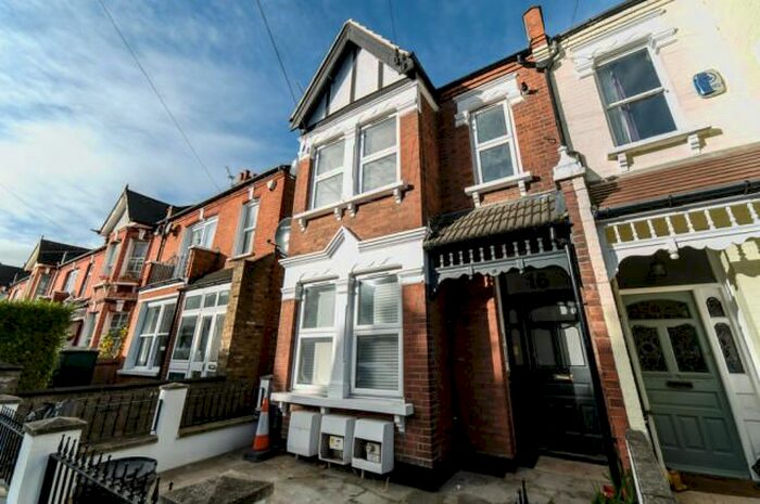 1 Bedroom Flat To Rent In Pretoria Road, Streatham, SW16