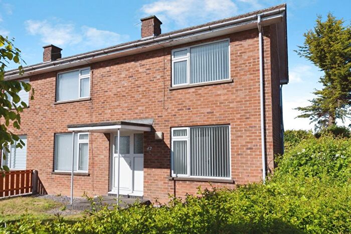 3 Bedroom Semi-Detached House For Sale In Travis Road, Cottingham, HU16