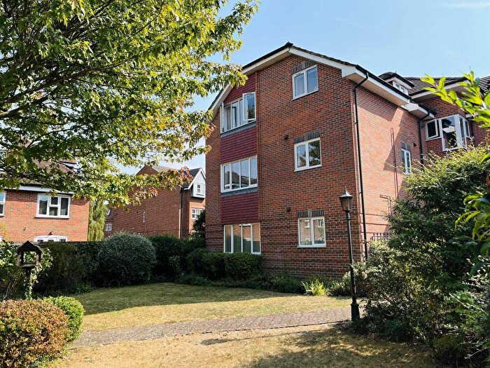 2 Bedroom Flat For Sale In Beckett House, Newbury, RG14