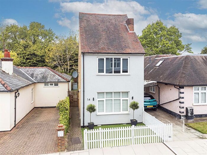 3 Bedroom Detached House To Rent In St. Julians Road, St. Albans, AL1