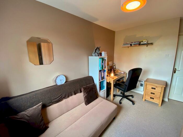 2 Bedroom Apartment To Rent In Williams Park, Benton, NE12