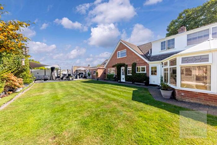 5 Bedroom Detached House For Sale In Willow Bank, The Street, Taverham, Norfolk, NR8