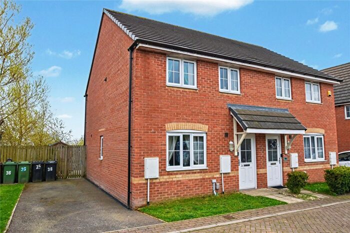3 Bedroom Semi Detached House For Sale In Fergusson Walk, Morley, Leeds, West Yorkshire, LS27
