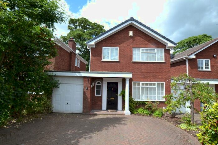 4 Bedroom Detached House To Rent In Amersham Close, Macclesfield, SK10