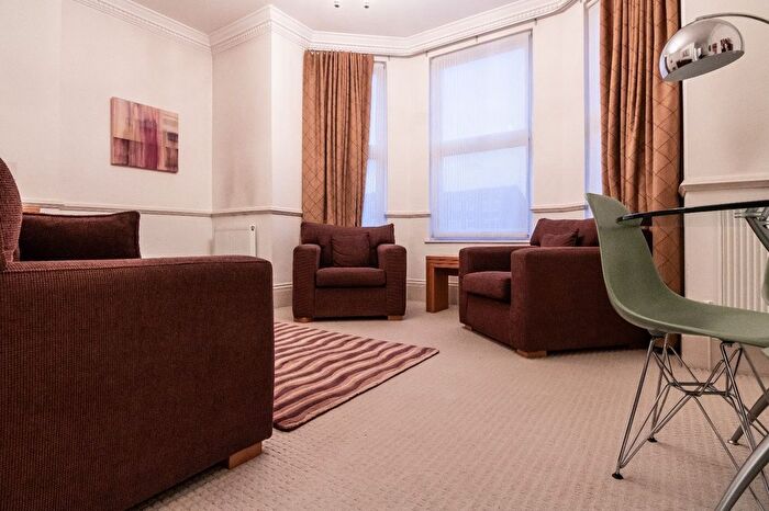 1 Bedroom Flat To Rent In Kew Gardens Road, Richmond, TW9