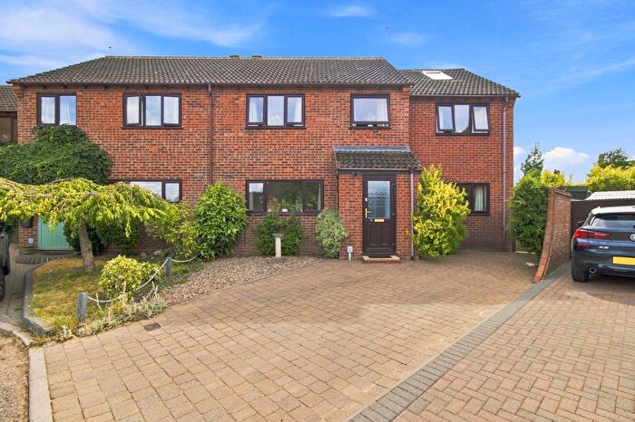 4 Bedroom Semi-Detached House For Sale In West Winds, Upton Gardens, Upton-Upon-Severn, Worcester, WR8