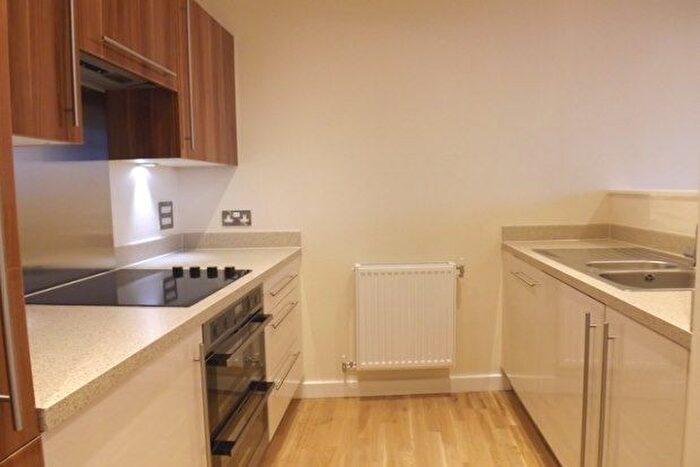 2 Bedroom Flat To Rent In Dunstan Mews, Enfield, EN1