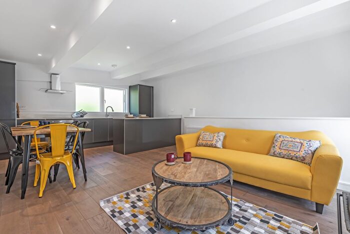 1 Bedroom Flat To Rent In Elm Grove, Wimbledon, London, SW19