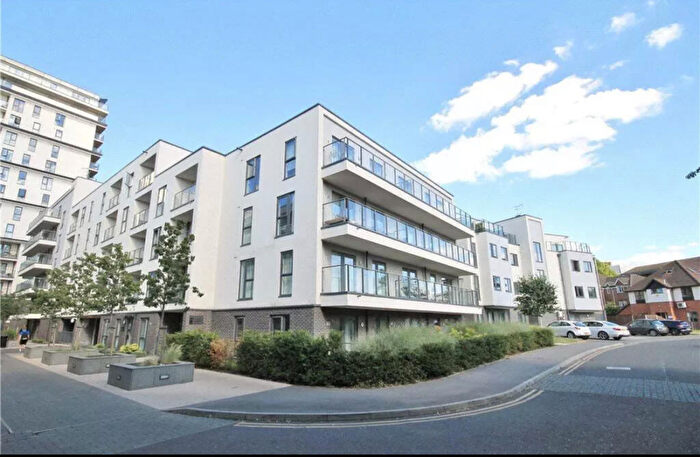 1 Bedroom Flat To Rent In Woking, GU22