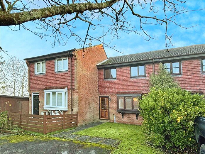 3 Bedroom Terraced House For Sale In Brook Close, Ludgershall, Aylesbury, HP18