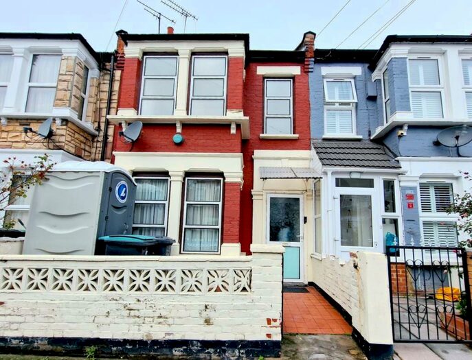 5 Bedroom Flat To Rent In Harringay Road, Haringey, N15