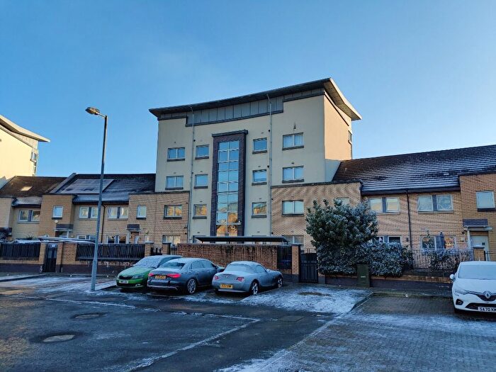 2 Bedroom Flat To Rent In Waterside Place, Glasgow, Glasgow City, G5