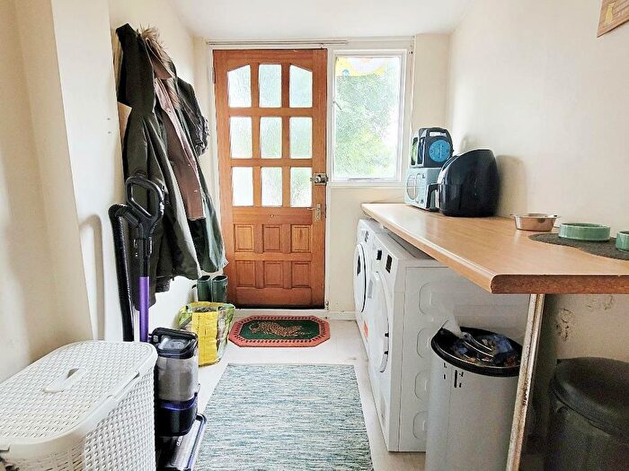 2 Bedroom Semi-Detached House For Sale In Tamworth Road, Amington, Tamworth, B77