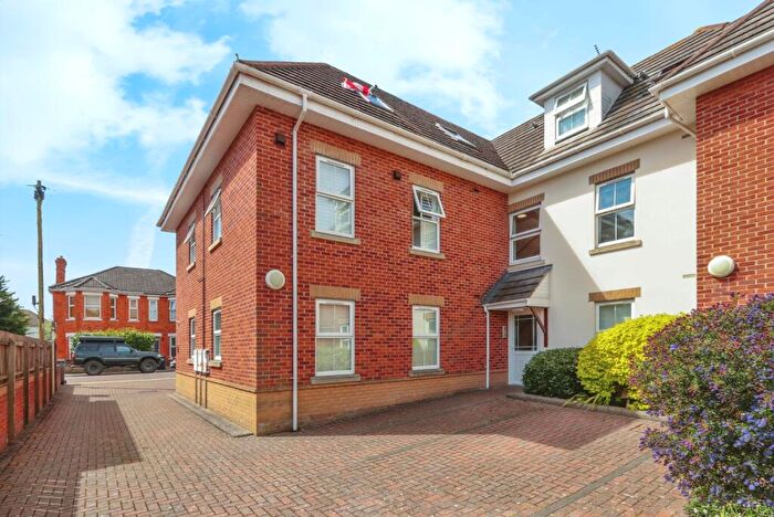 1 Bedroom Flat For Sale In Capstone Road, Bournemouth, Dorset, BH8