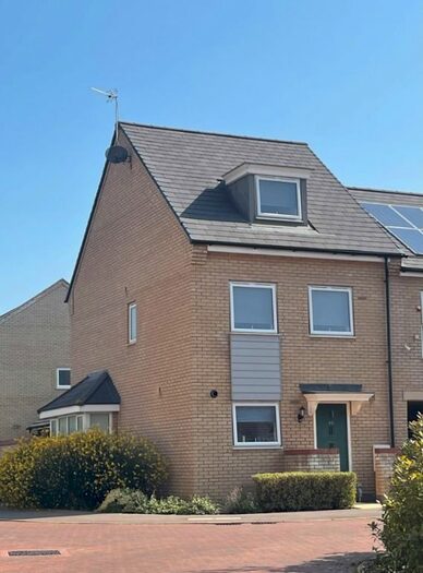 3 Bedroom Semi-Detached House To Rent In Cranesbill Close, Cambridge, CB4