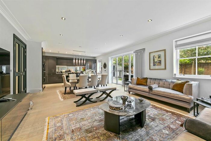 6 Bedroom Detached House To Rent In Egerton Drive, Isleworth, TW7