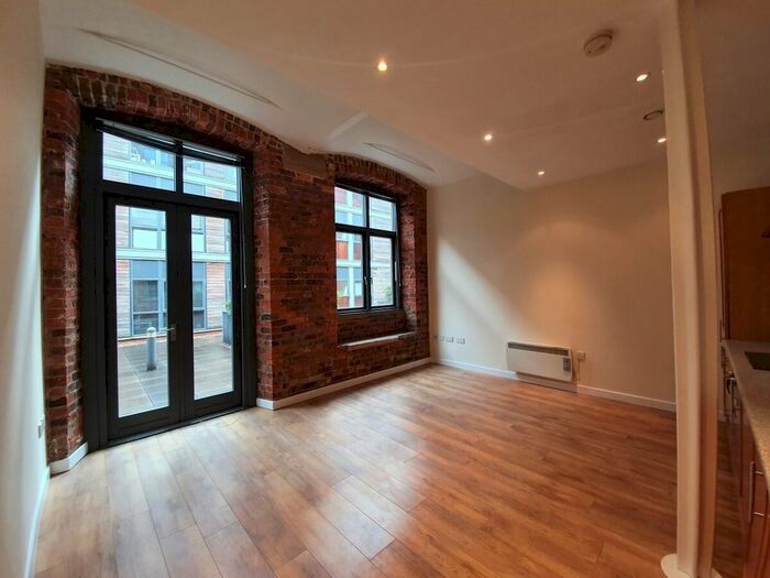 2 Bedroom Flat To Rent In East Street, Leeds, LS9