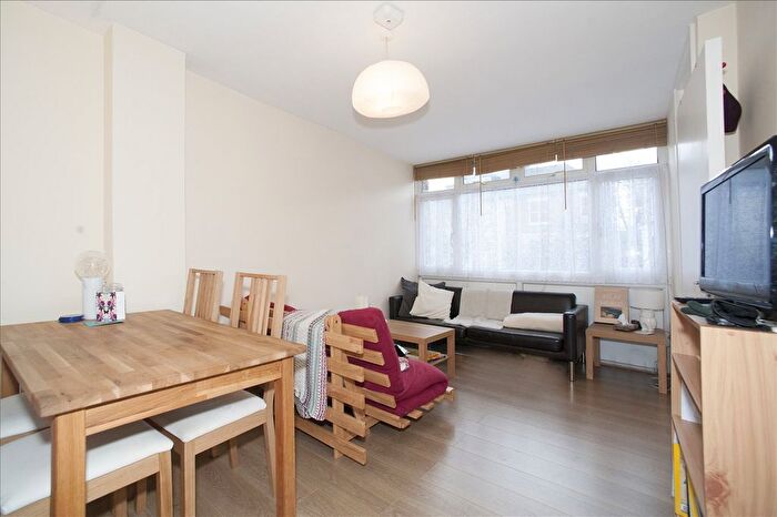 1 Bedroom Flat For Sale In Devonport Road, Shepherd's Bush, W12