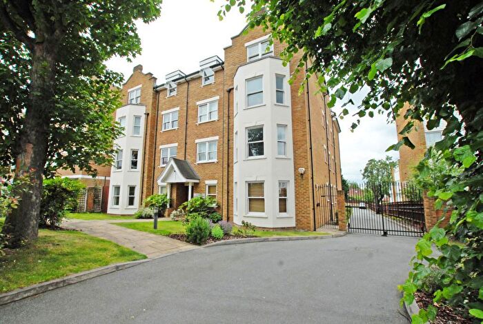 2 Bedroom Apartment To Rent In Belmont Hill, Lewisham, SE13