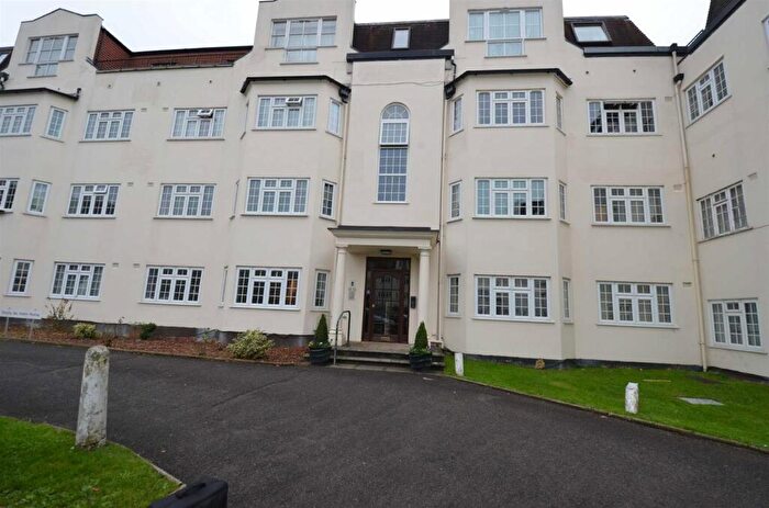 2 Bedroom Flat To Rent In Etchingham Court, Etchingham Park Road, Finchley, N3