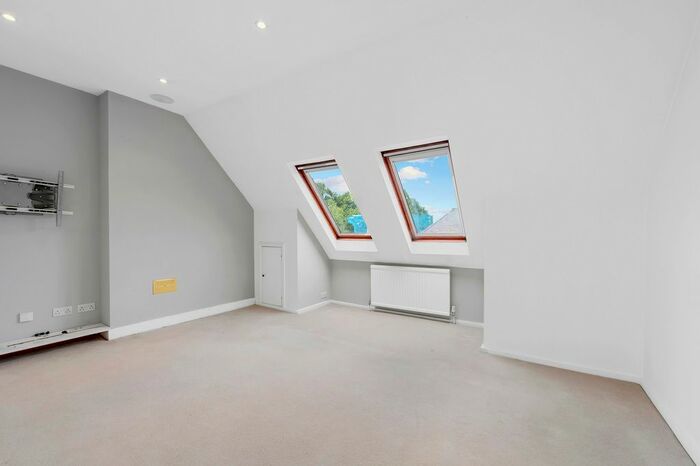 2 Bedroom Flat To Rent In Cambridge Road, London, SW20