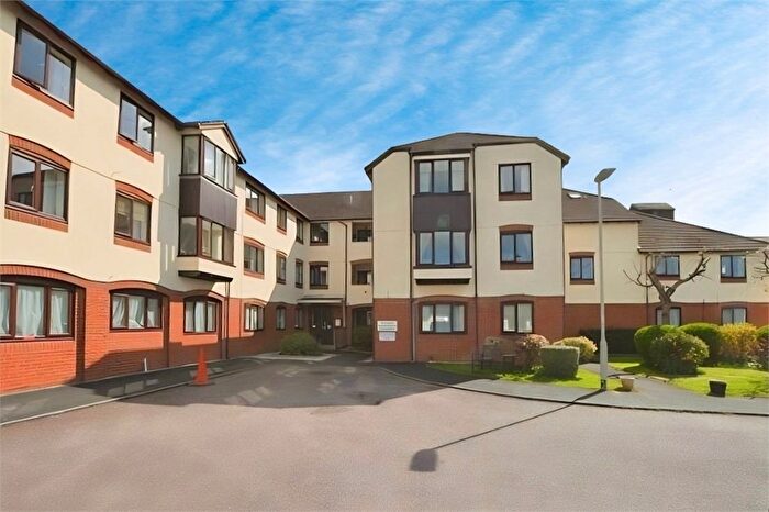 2 Bedroom Flat For Sale In Hameldown Way, Newton Abbot, Devon., TQ12