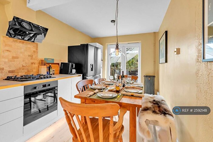 2 Bedroom Detached House To Rent In Saunders Hill, Brighton And Hove, BN1