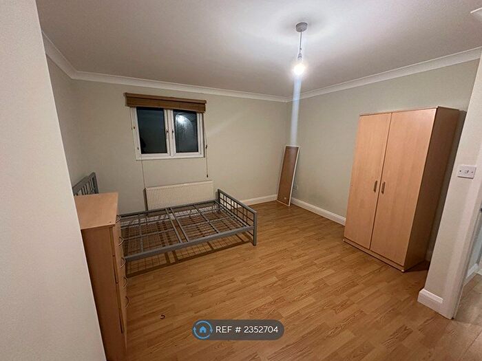 2 Bedroom Flat To Rent In Goldsmith Road, London, E10