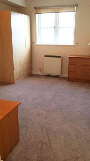 2 Bedroom Apartment To Rent In Observatory Mews, London, E14