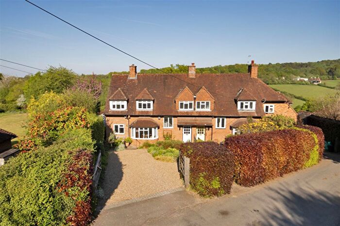 3 Bedroom Semi-Detached House For Sale In French Street, Westerham, TN16