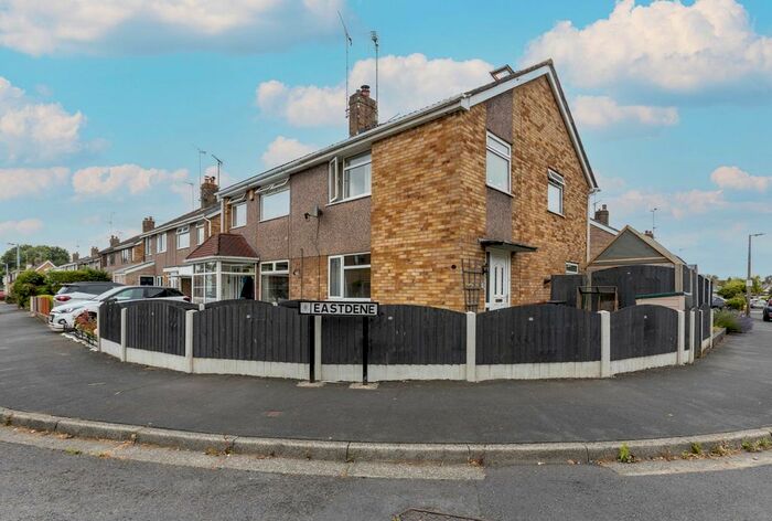3 Bedroom Semi-Detached House For Sale In Eastdene, Parbold, WN8