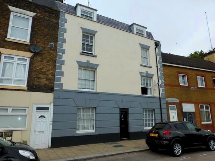 1 Bedroom Flat To Rent In Snargate Street, Dover, CT17