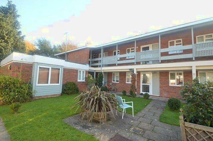 1 Bedroom Maisonette To Rent In Bedroom Ground Floor Maisonette In Guildford, GU1