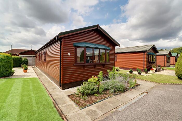 2 Bedroom Detached House For Sale In Willow Lane, Torksey, Lincoln, LN1