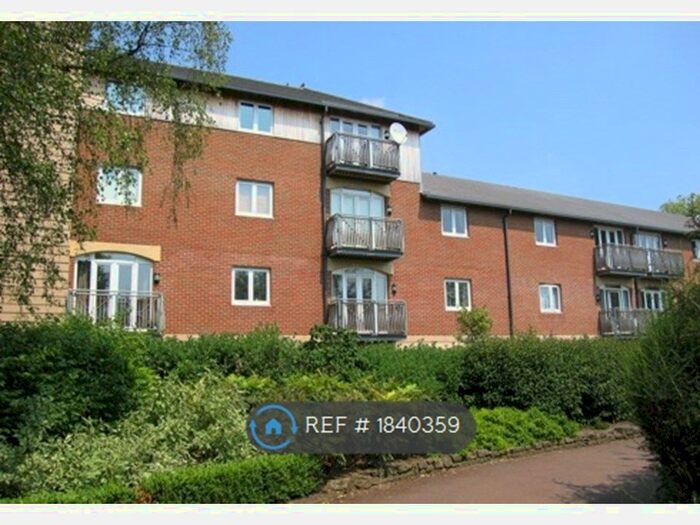 2 Bedroom Flat To Rent In Lincoln Street, Swindon, SN1